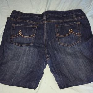 NWOT  slim cropped jeans